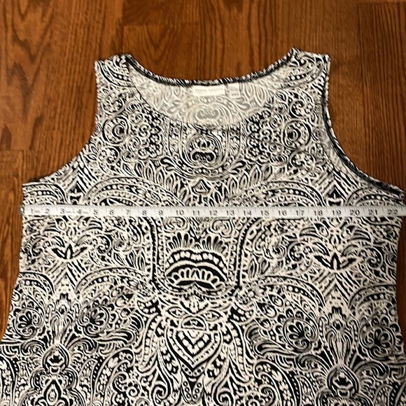 Susan Graver sleeveless Stretch Tunic top Black / white parsley + pattern sz XL - Picture 7 of 9